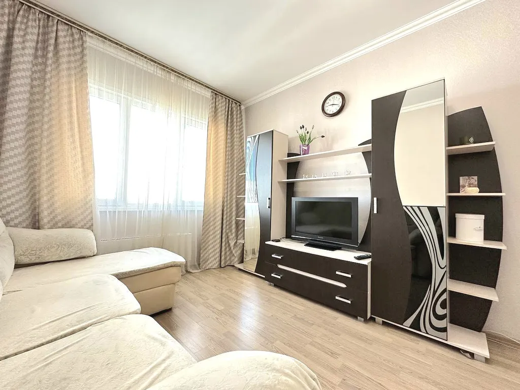 2-комнатная квартира с балконом на Притомском напротив ЛДК