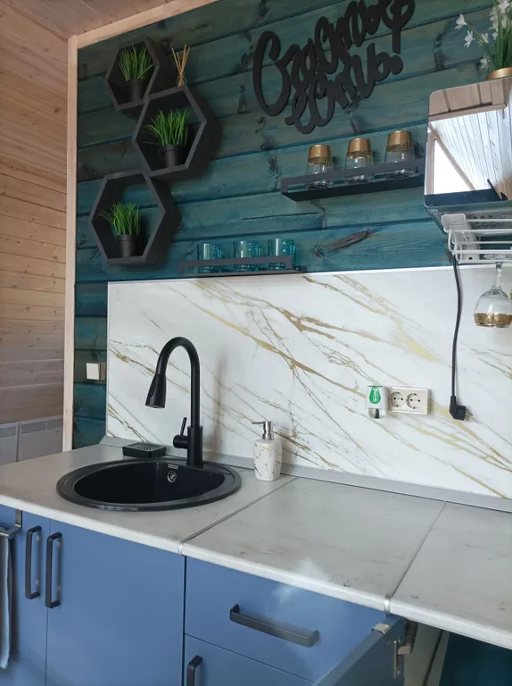 Дом с баней и банным чаном у реки