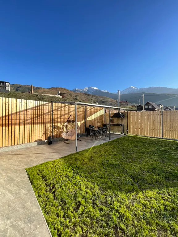 Уютный дом с видом на горы в Верхнем Фиагдоне