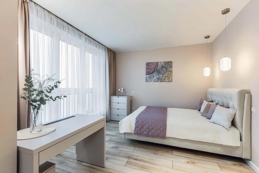 Светлые апартаменты с балконом в Минск мире