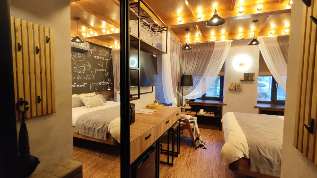 Оригинальная студия на берегу Волги