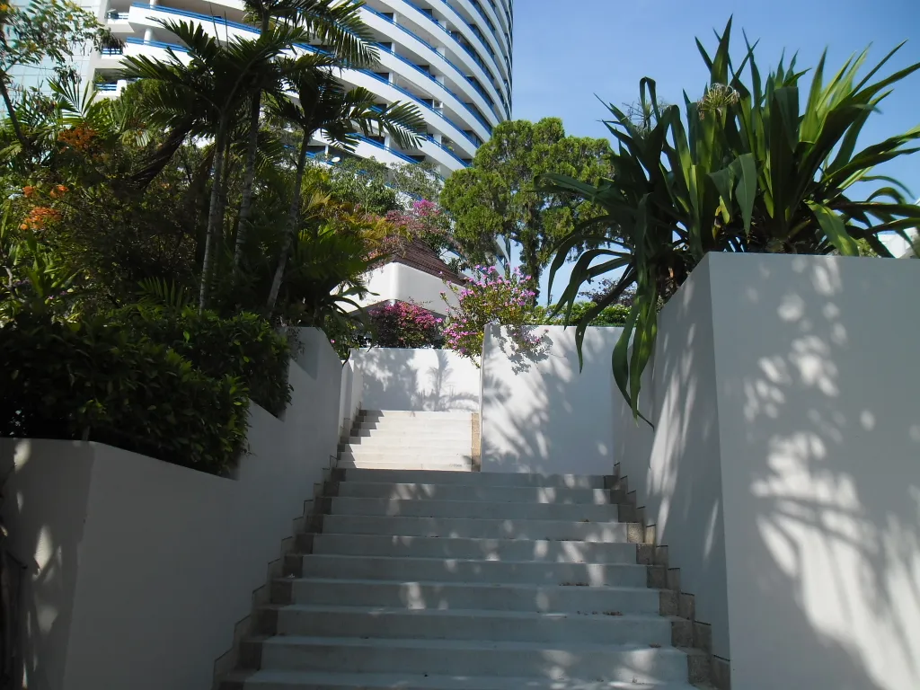 Студия с фронтальным видом на море