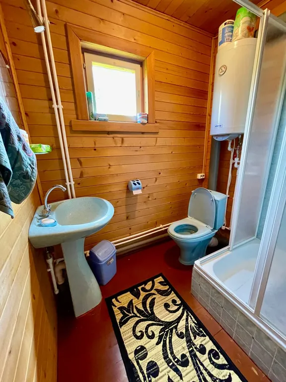 Дом на берегу реки Волга