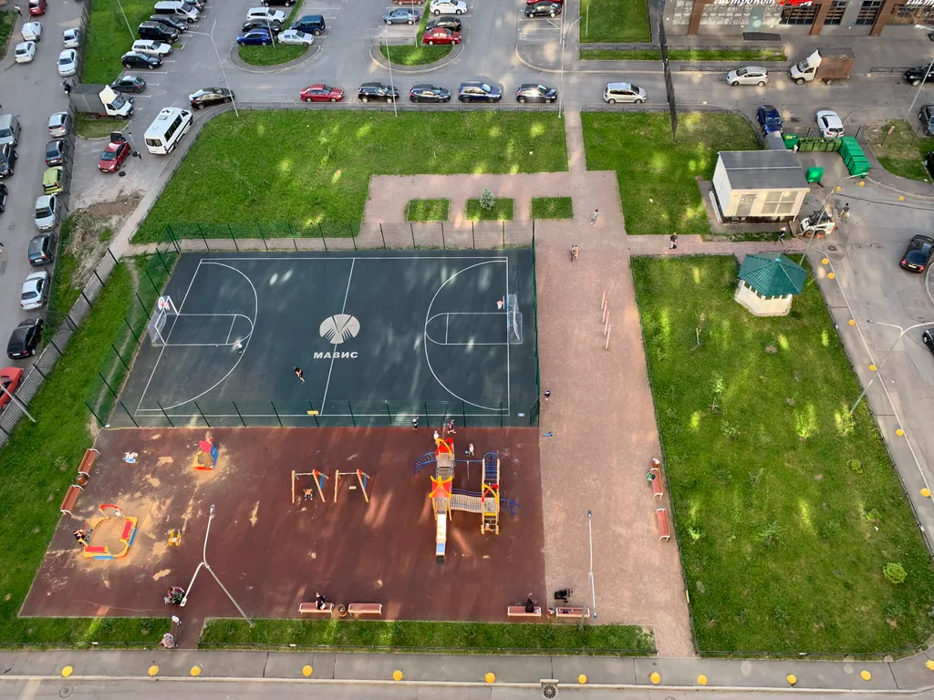 Квартира прямо у метро