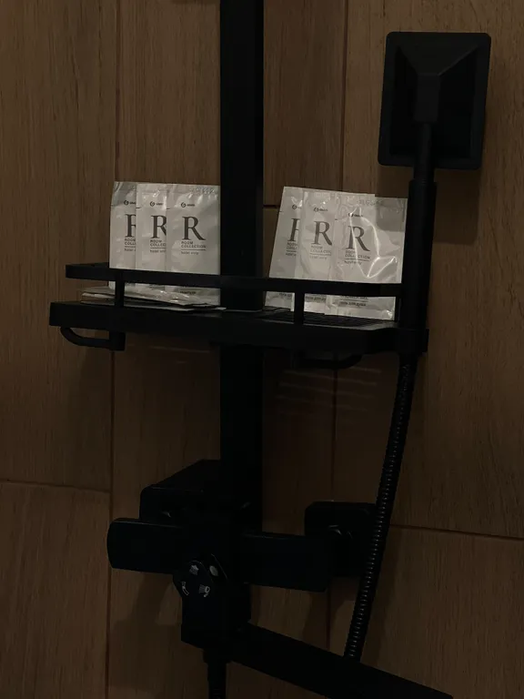 Панорамный дом с баней на дровах и чаном в окружении ёлок