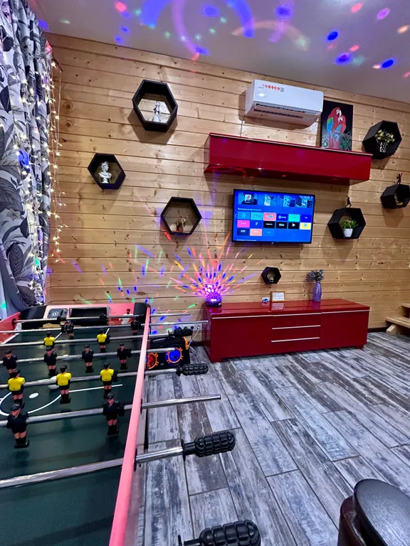 Коттедж Дом с отдельностоящий баней на дровах — Ропша