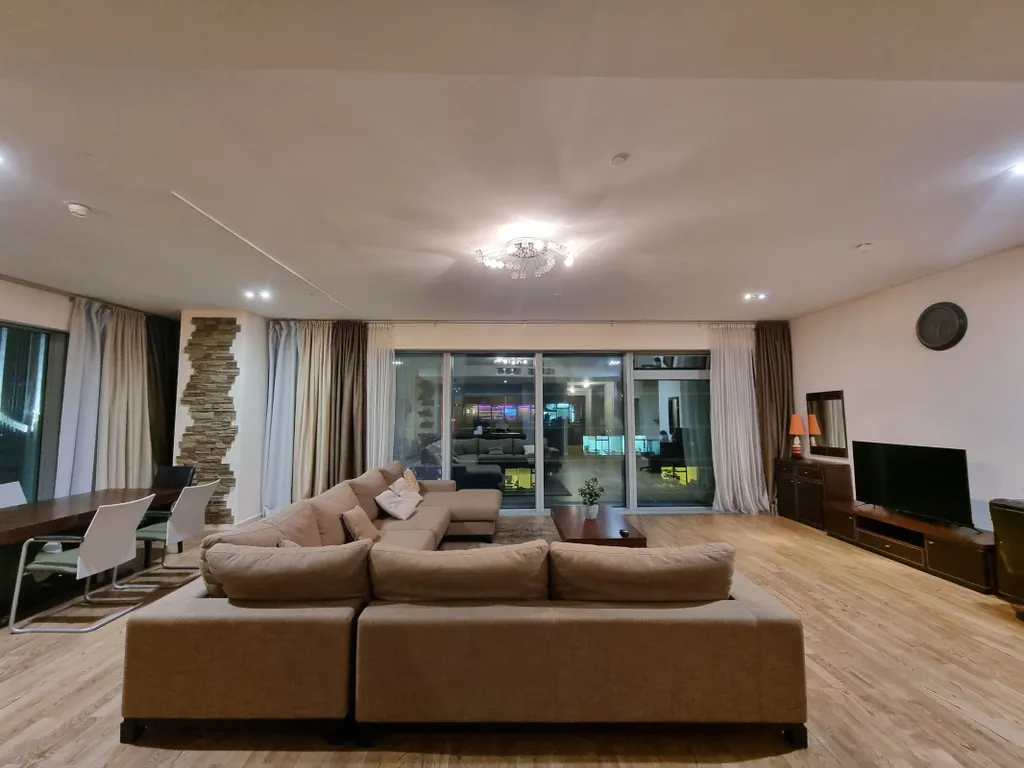 Угловые 3-комнатные апартаменты в Москва сити на 52 этаже