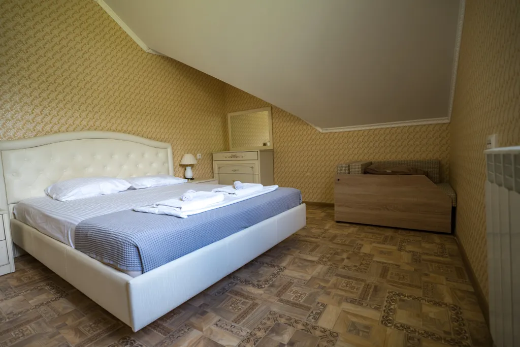 Коттедж Домик в лесу — Пляхо