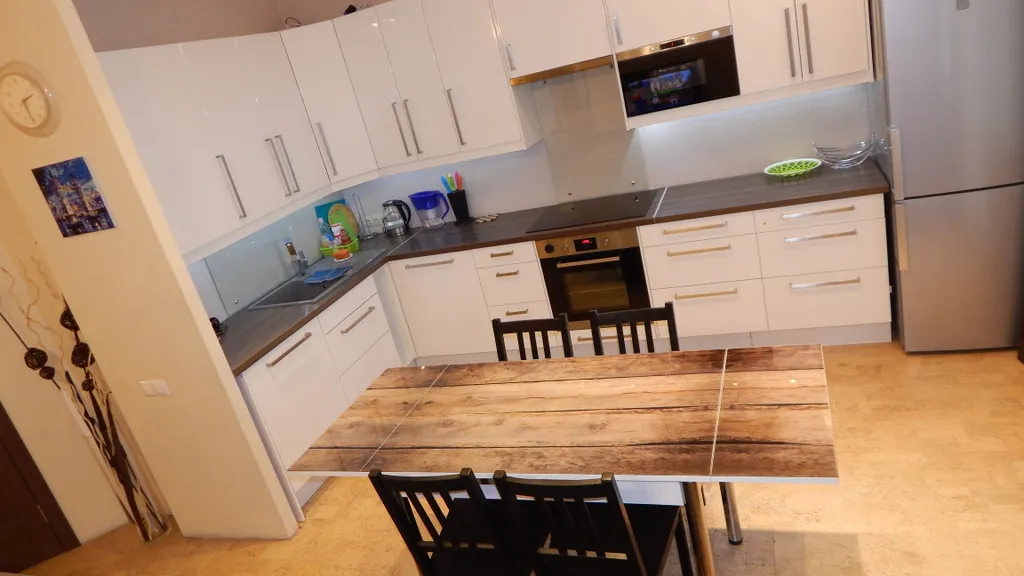 Элитная в центре, метро площадь Ленина, рядом аква-парк, зоопарк, тц аура, парк