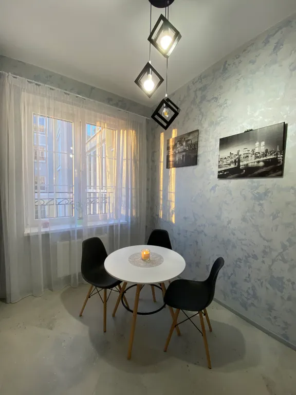 Просторная, светлая квартира с кондиционером в новом жк, не студия