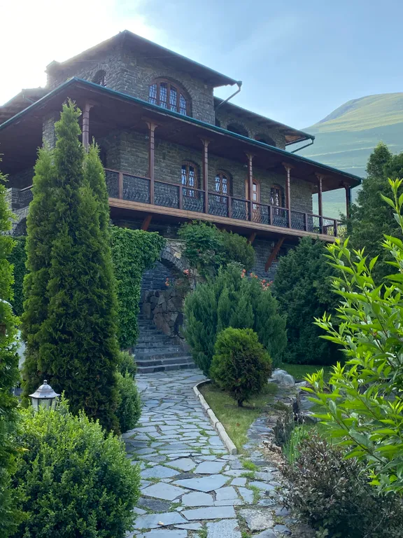 Коттедж Дом в национальном стиле с удивительным видом AM House Grand — аренда посуточно в Верхний Фиагдон