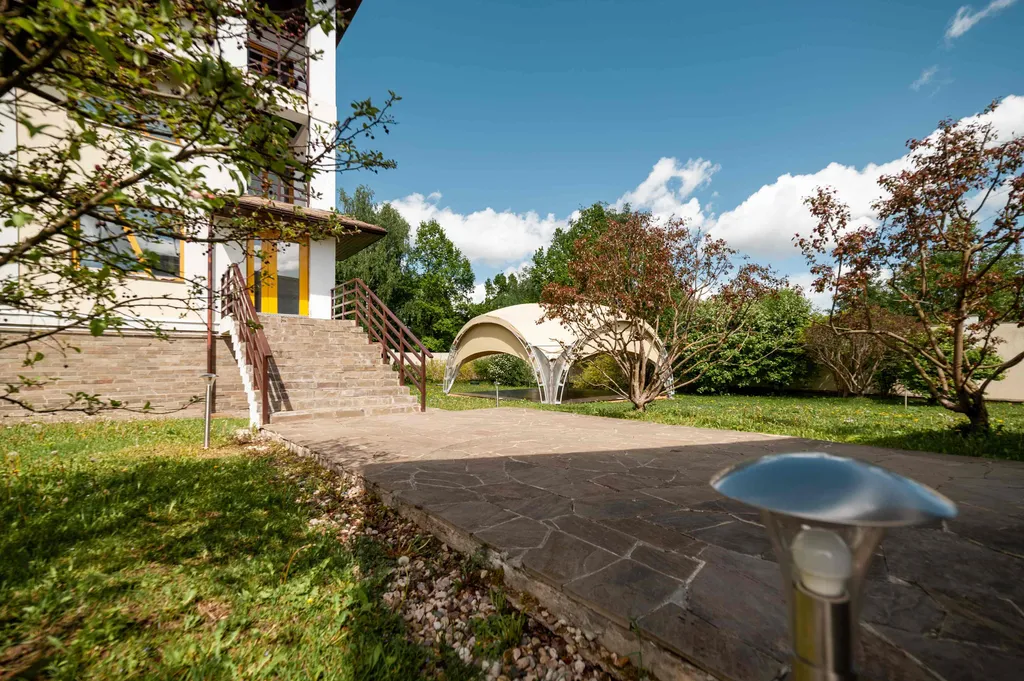 Коттедж с нотками стиля модерн