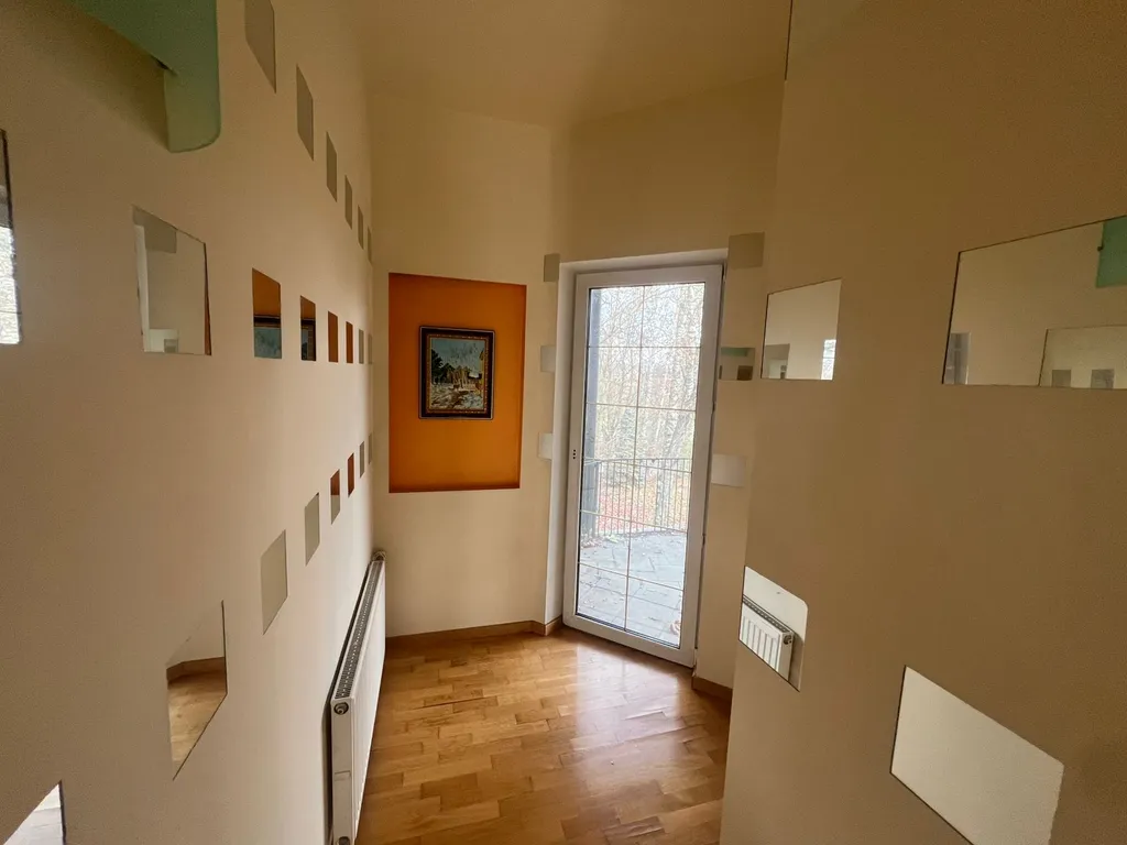 Коттедж у реки