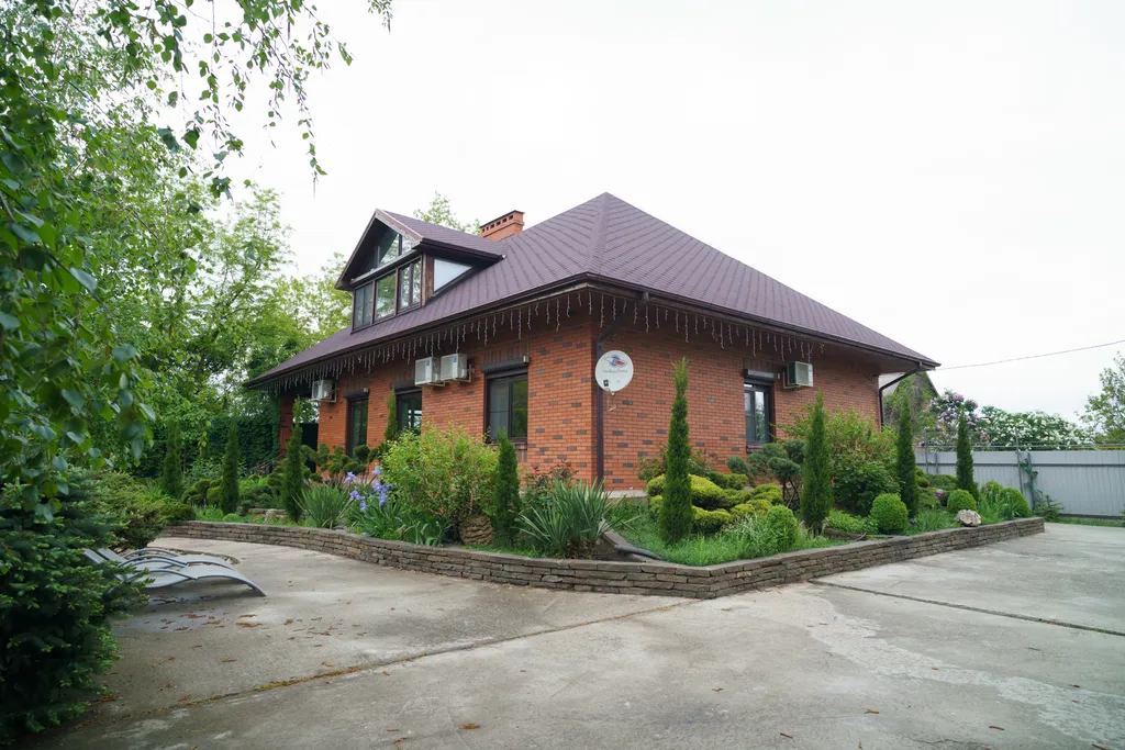 Загородный дом-шале "Pinebrook", аренда, у реки Дон. Сезонный бассейн.