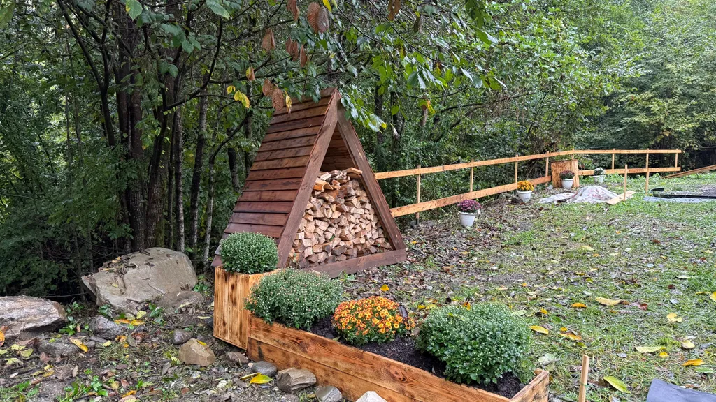 Домик у ручья Красная поляна