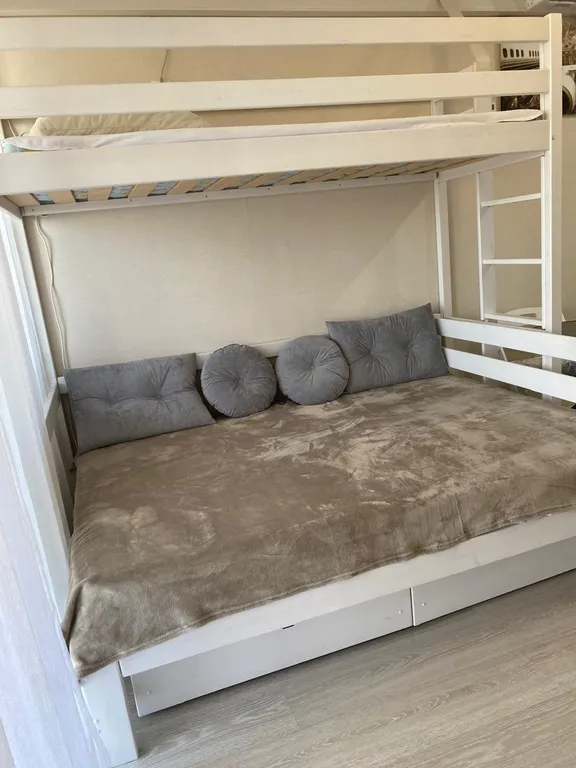 Студия на берегу моря