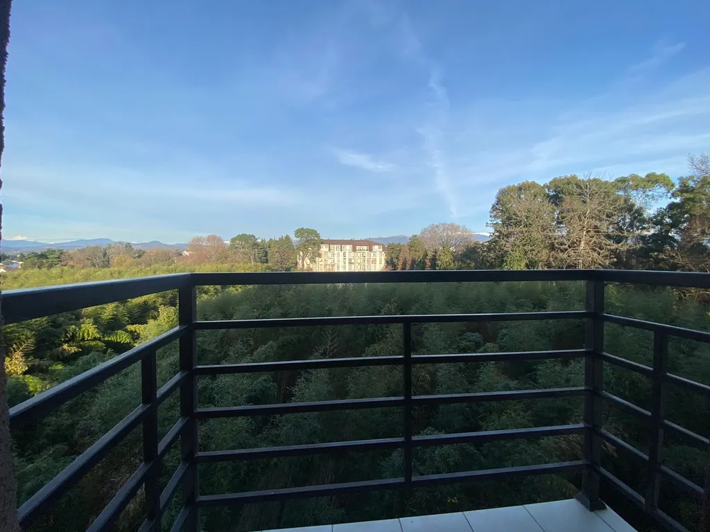 Квартира Квартира Стильная студия на первой береговой. Море всего 5 минут пешком! — Сириус