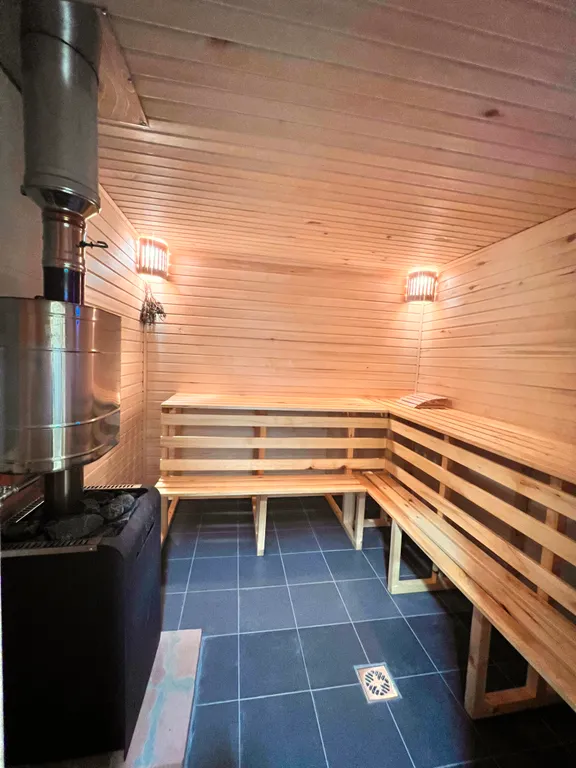 Уютный загородный дом с баней