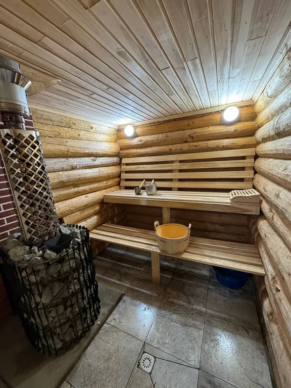 Дом в лесу в стиле барн