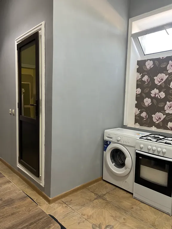 Домик чуть дальше набережной