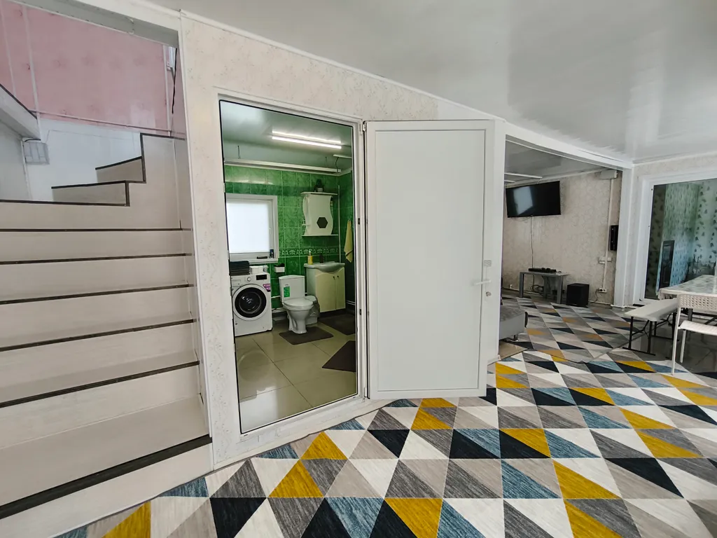 Комфортабельный 2-этажный дом с панорамным остеклением и русской баней