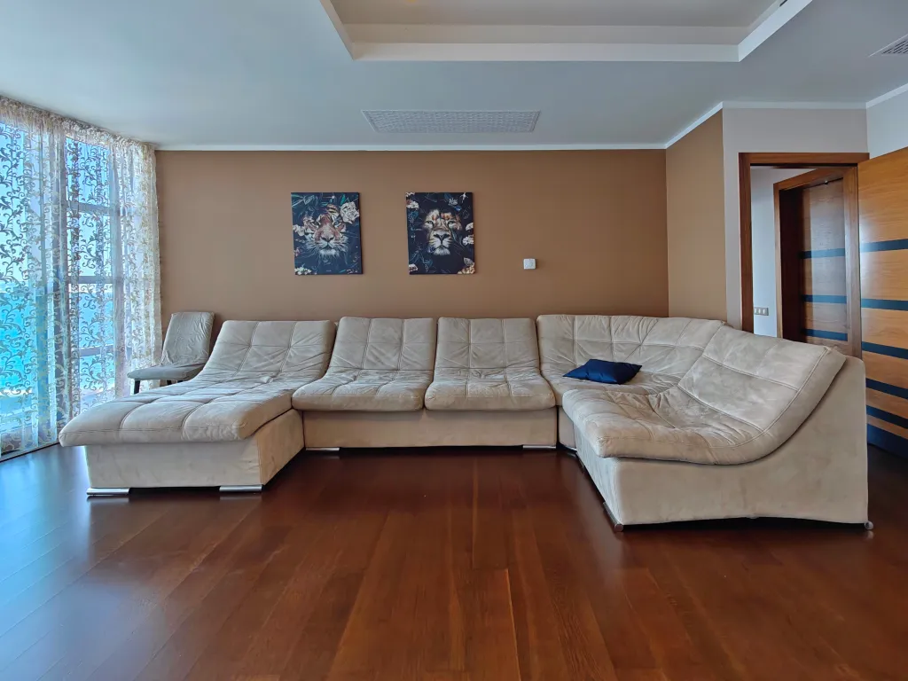 Видовая 2-комнатная квартира в Золотой Бухте