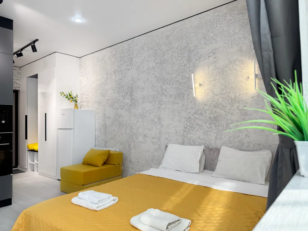 Светлая студия с панорамной лоджией