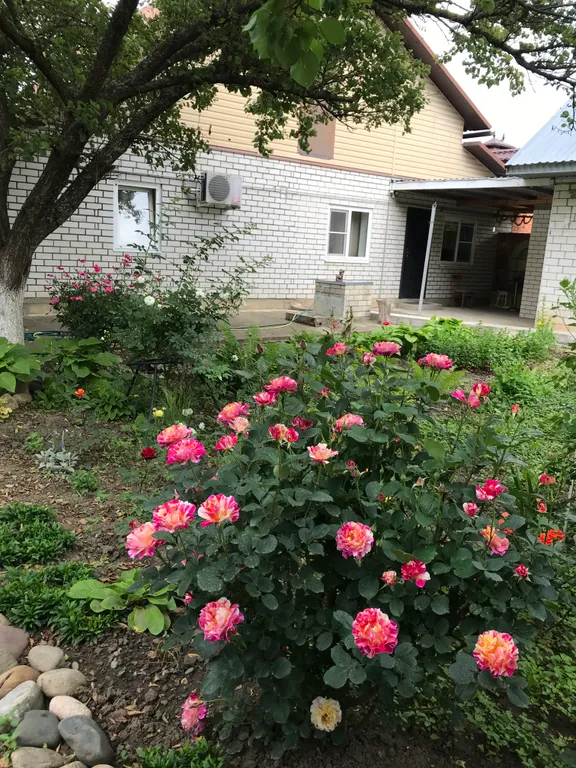 Домик в центре поселка со всеми удобствами