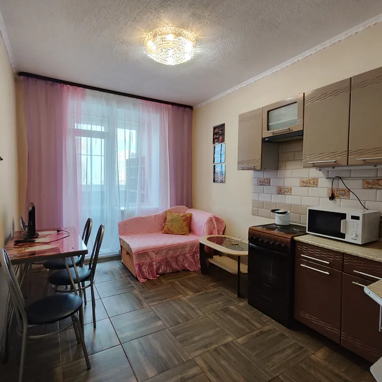 Квартира большая у ТЦ "Крейсер", 33 квартиры