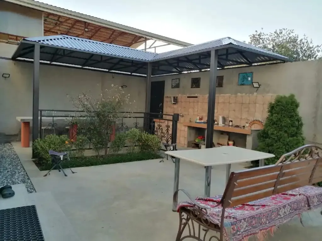 Квартира Квартира Шикарный 3-х местный номер с видом на фонтан и на горы — Гагра