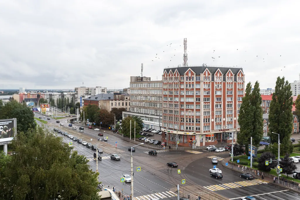 Уютная квартира с двумя балконами в центре рядом с Островом Канта