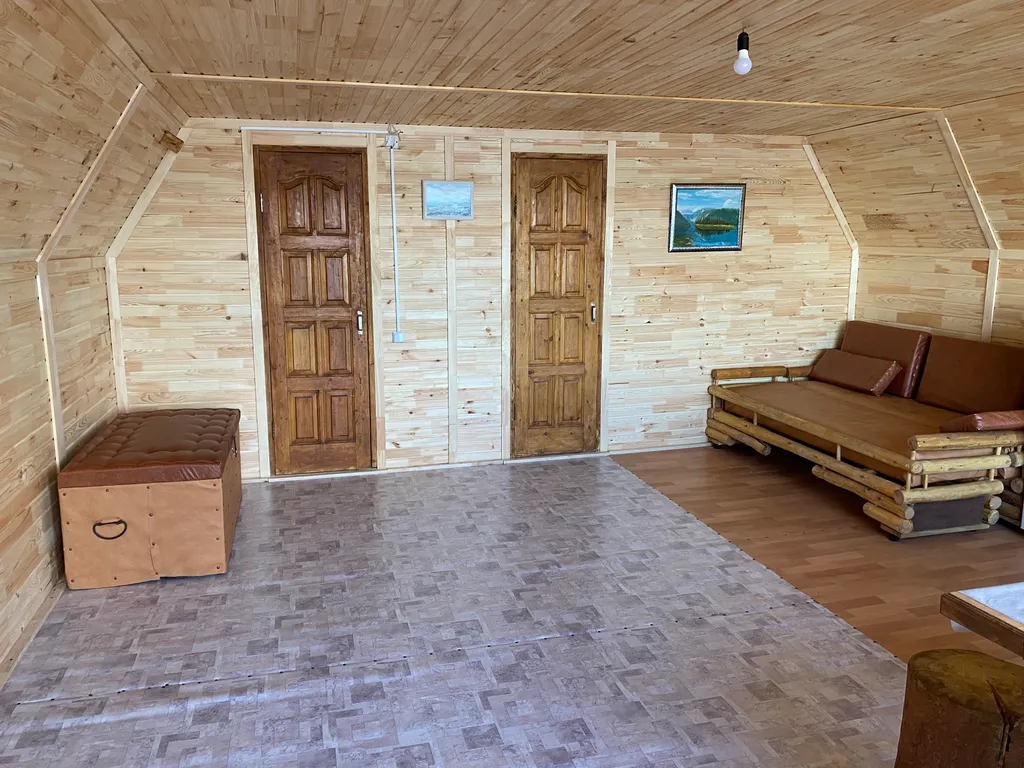 Дом в Тирляне на берегу озера