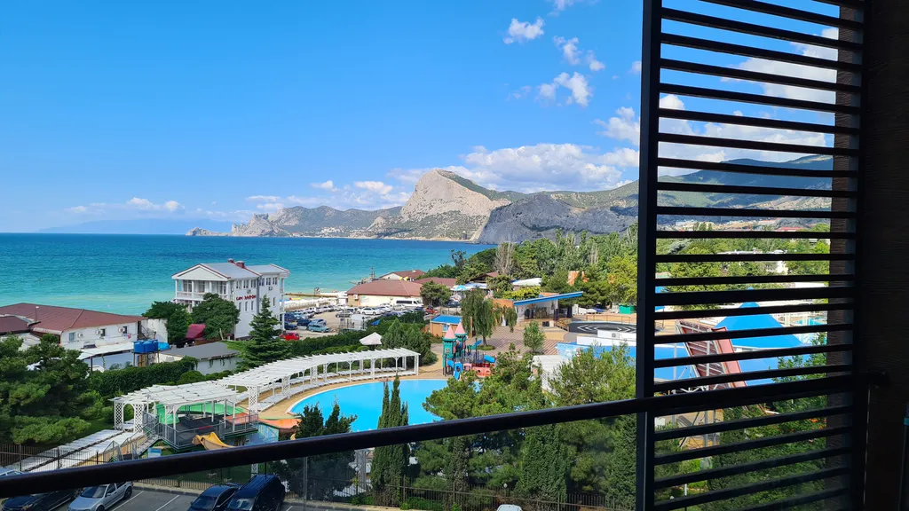 Квартира Двухкомнатные апартаменты в апарт-комплексе Атлас с видом на море — аренда посуточно в Судак