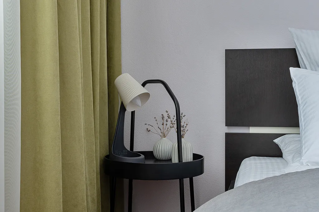 Таун-хаус в современном районе частной застройки