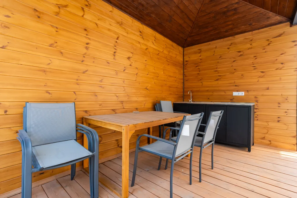 Большой коттедж