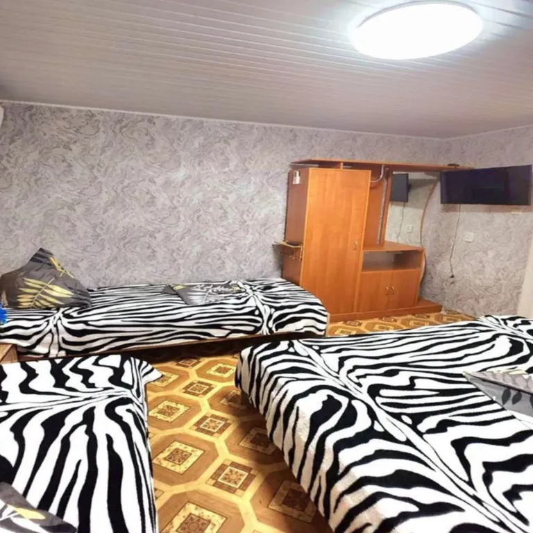 Квартира Четырёхместная комната стандарт №5 с отдельной кухней — Феодосия