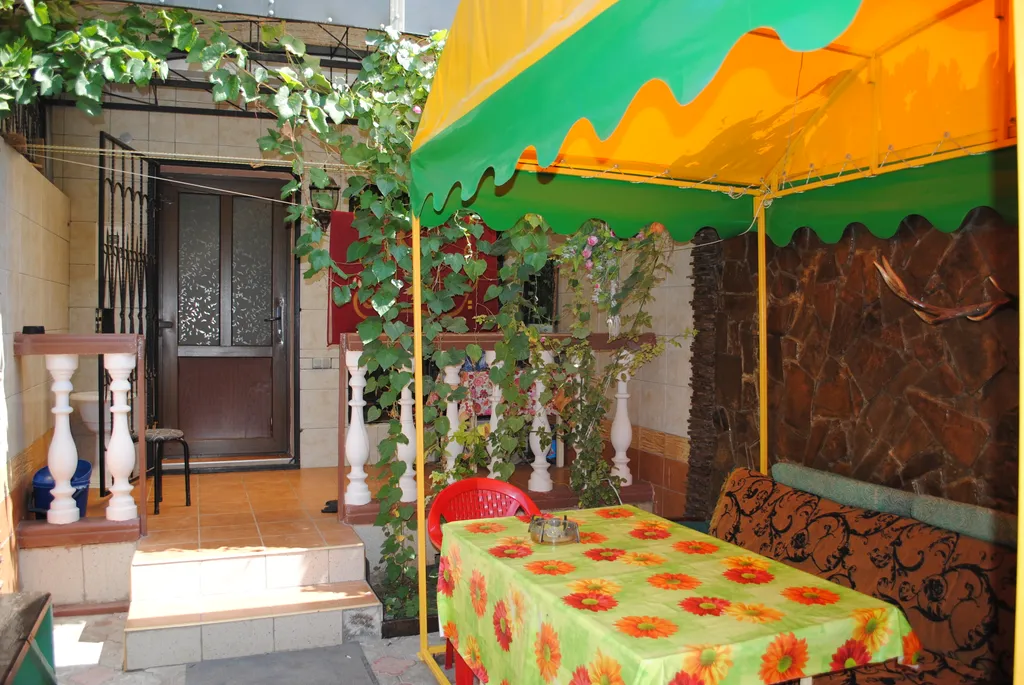 Часть домовладения с отдельным уютным двором