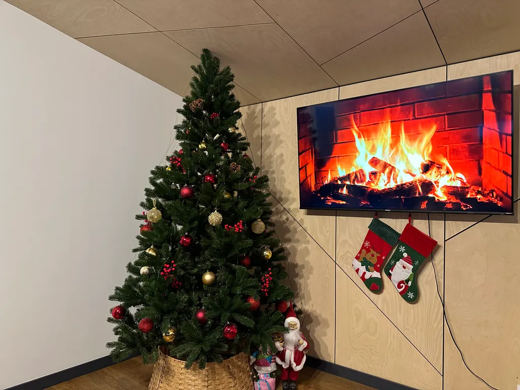 Коттедж Дом с террасой на берегу реки — Логиново