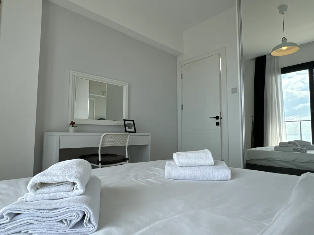 Стильные апартаменты с видом на море