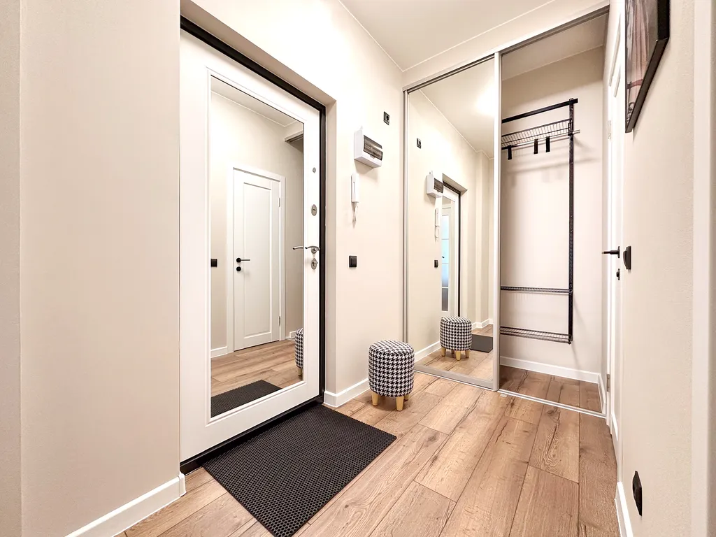 Однушка с видом на озеро