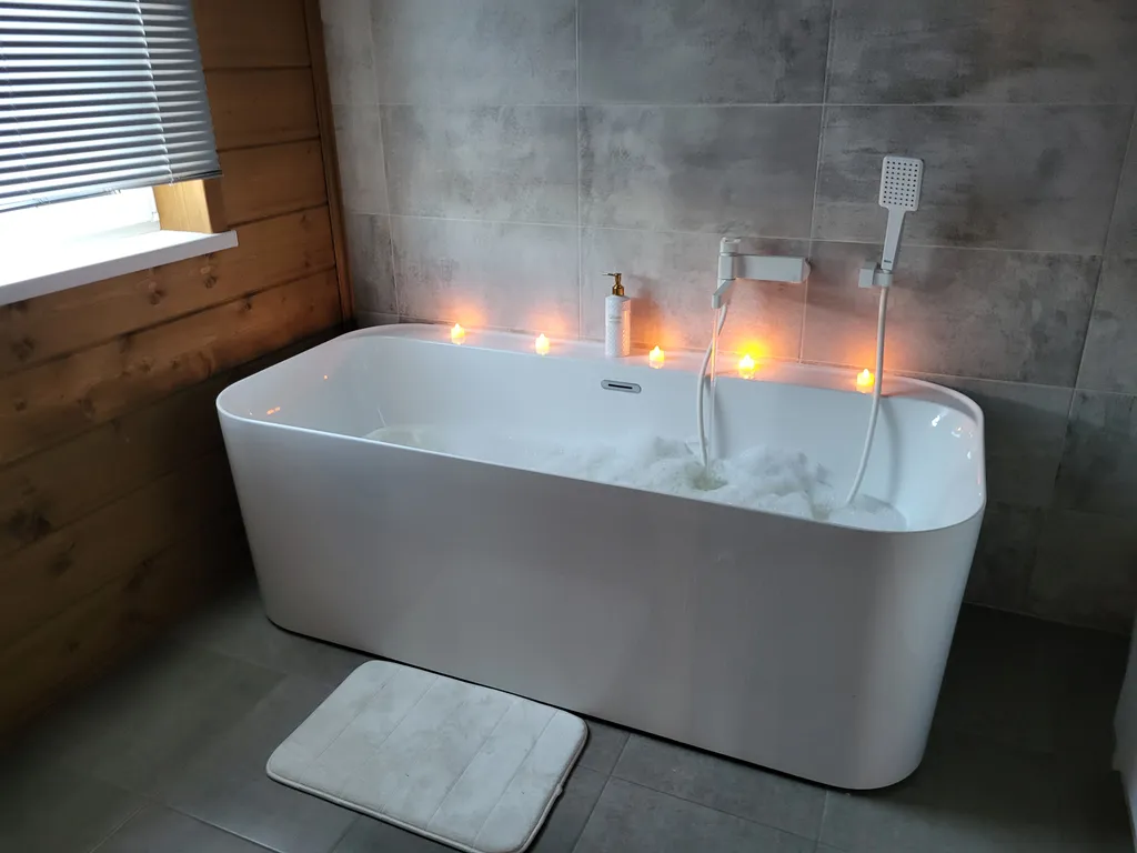 Коттедж Дом с панорамной терассой и камином рядом с Петровским каналом — Волхов