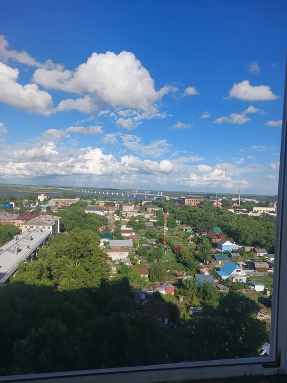 Светлая квартира с прекрасным видом из окна