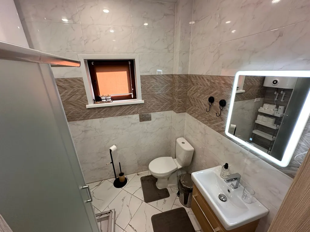 Тёплый коттедж на первой линии озера Волго