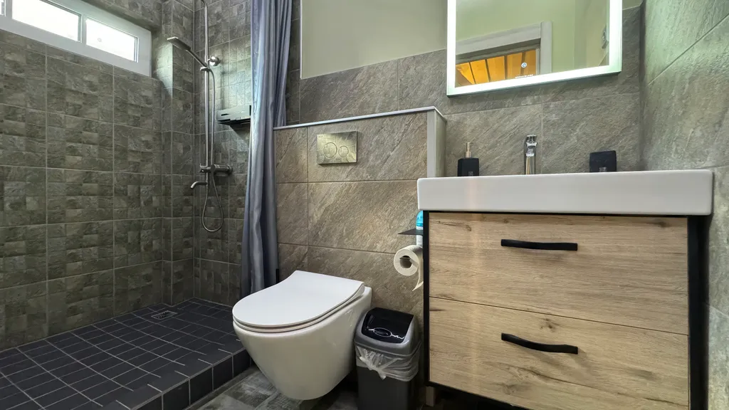 Коттедж Black&White у пристани в центре города