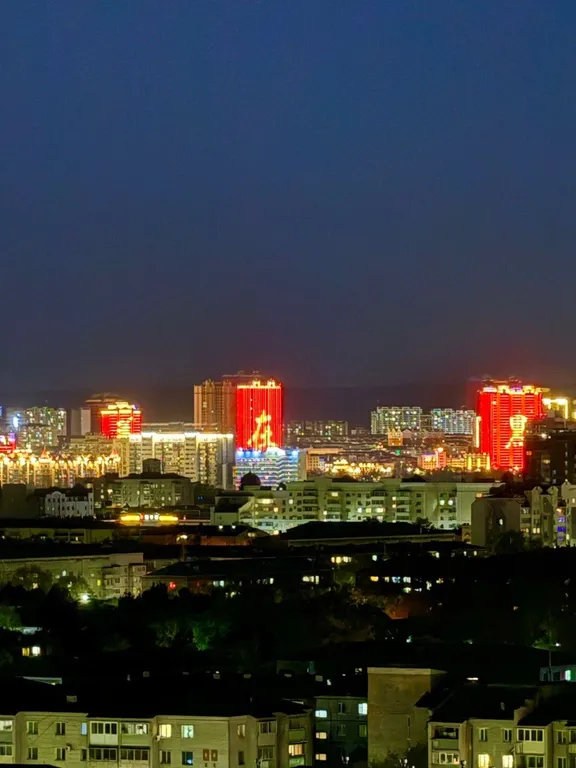 Просторная , уютная, с шикарным видом на Китай и ночной город