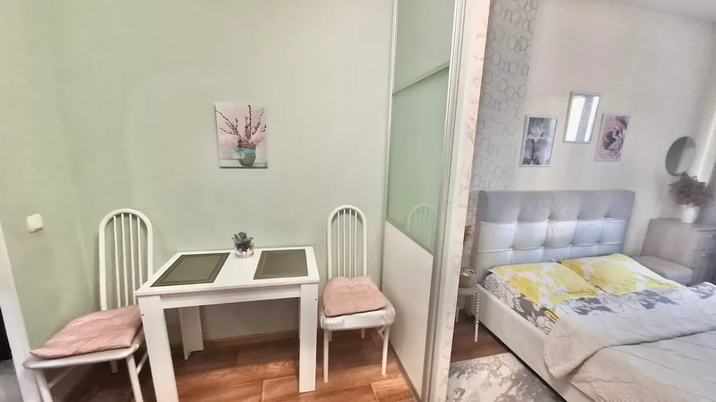 Студия возле Перинатального центра