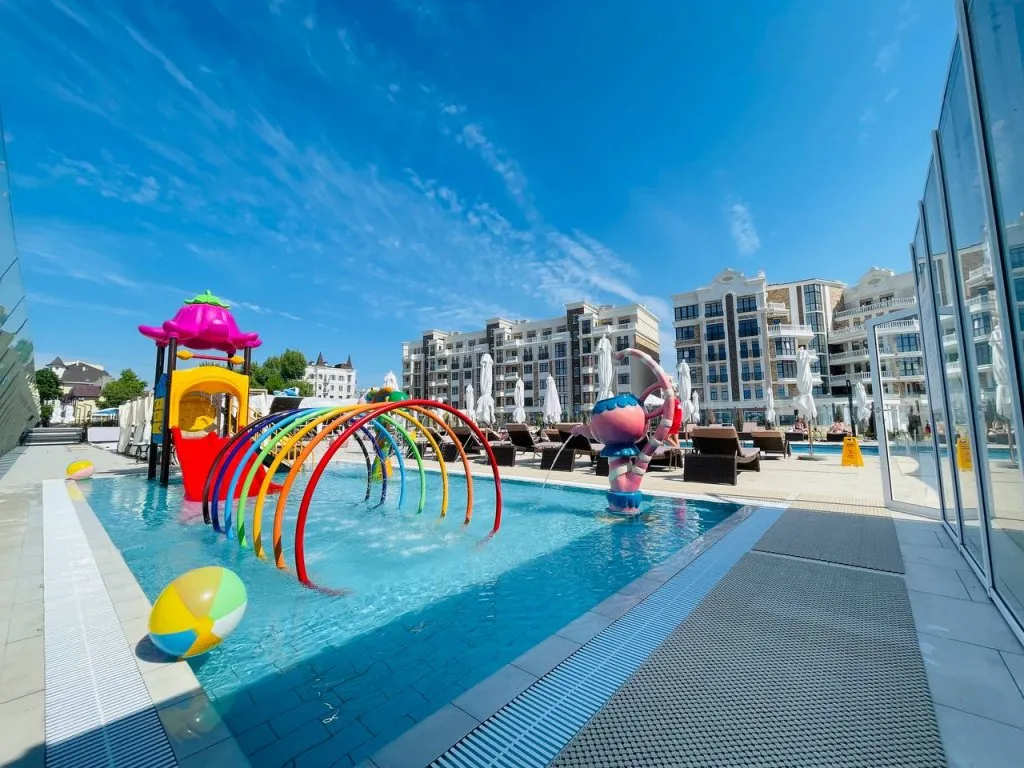 Дизайнерский апартамент с видом на море