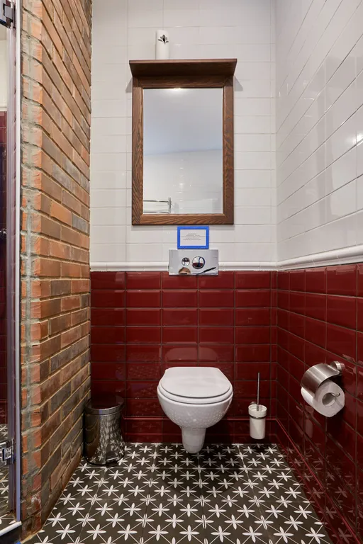 Большой коттедж с 5 спальнями, камином и террасой, Василек