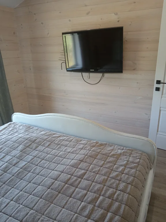 Частный дом в тихом месте в черте города