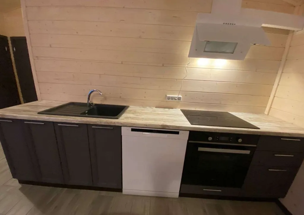 Домик у озера